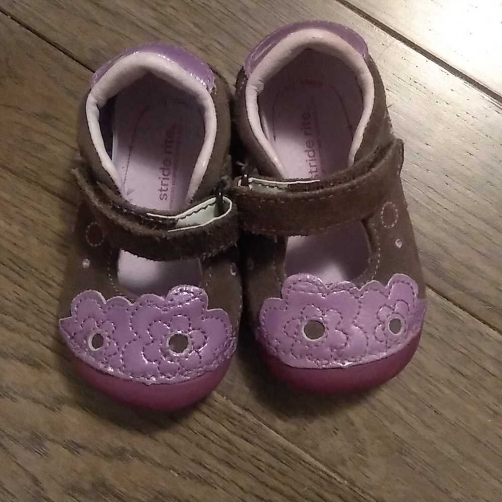Purple flower motif Mary janes